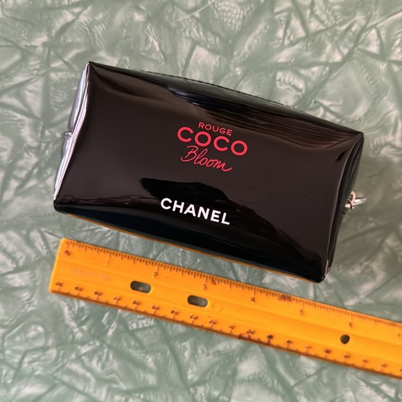 CHANEL Coco Bloom cosmetic pouch - Picture 7 of 7